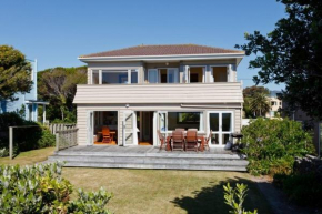 Turn of the Tides - Paraparaumu Beach Holiday Home